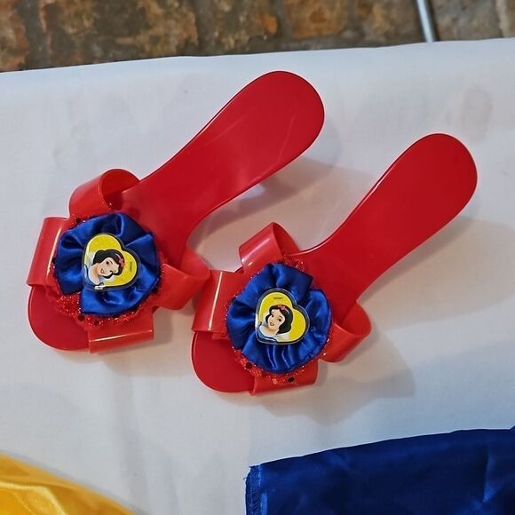 Disney's Snow White Child's Costume size 4-6x - Picture 6 of 11